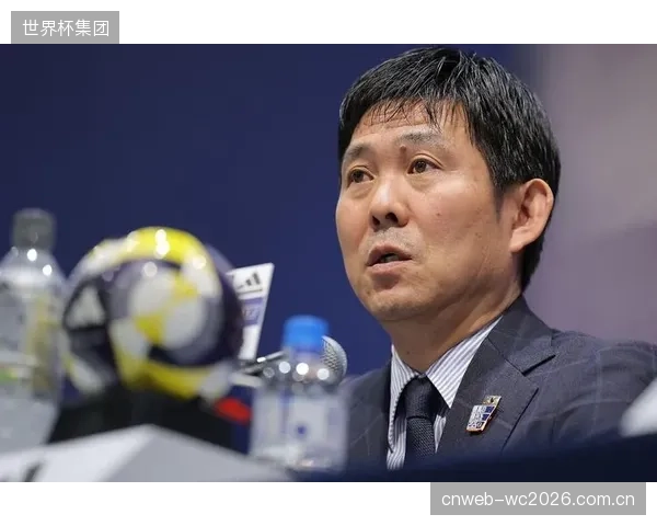 森保一在领先后的防守部署极为稳固，日本队具备守住胜果的能力。